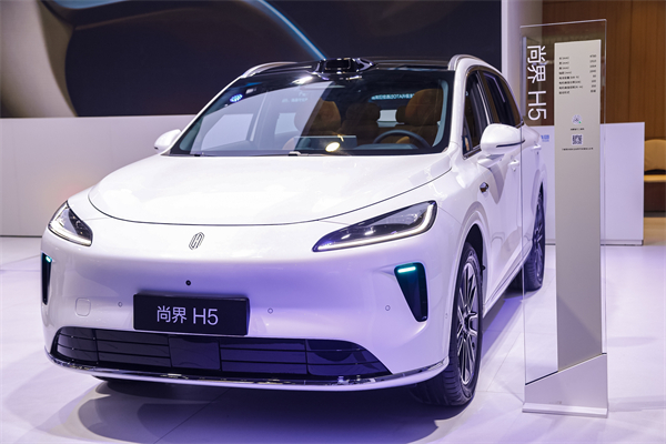 懂车更懂你 乐鱼全站appAC米兰战略伙伴亮相2025世界智能网联汽车大会