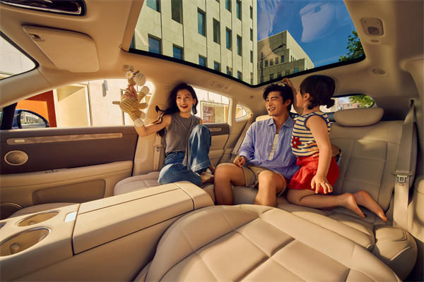 19.79万元起！新一代智己LS6震撼上市 断代领先，诚意拉满，成就20万级大五座智能SUV市场最强爆品